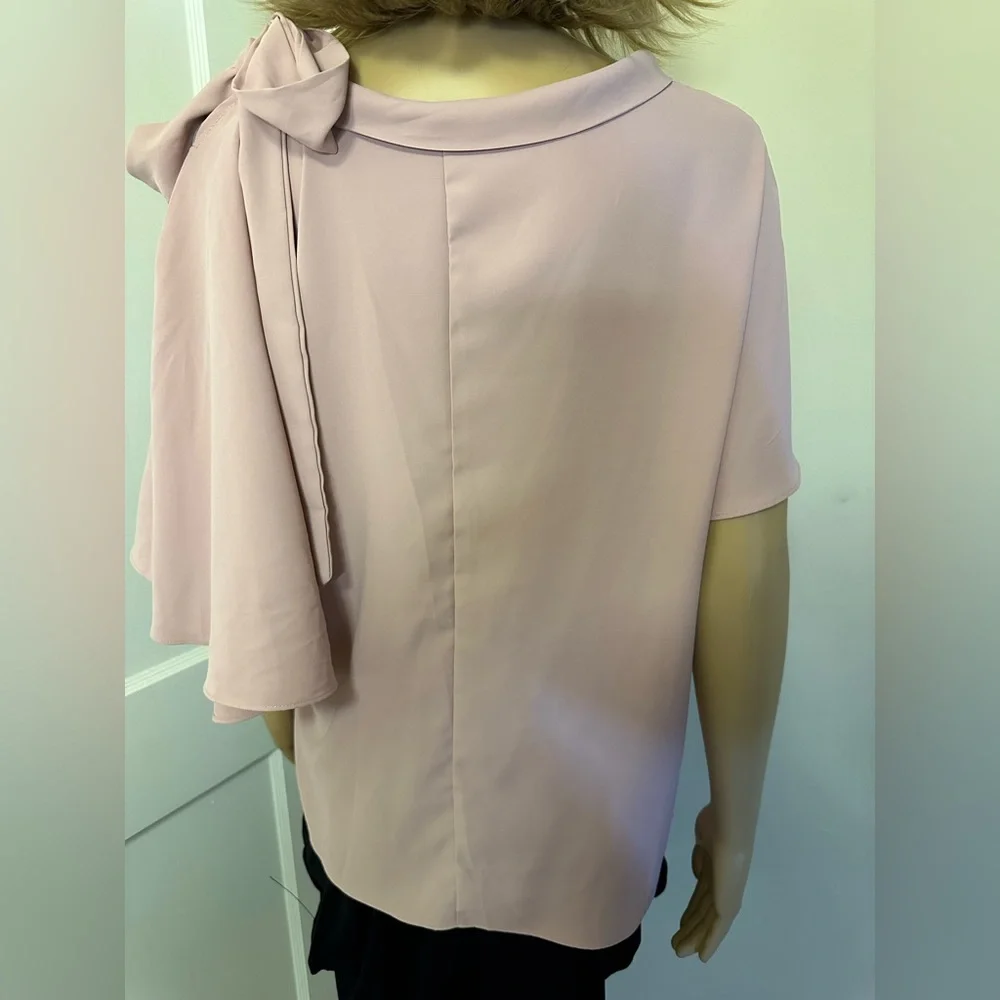 NWOT - SHEIN Mulvari Knot Shoulder Asymmetrical Batwing Sleeve Top - Size L - Picture 3 of 6